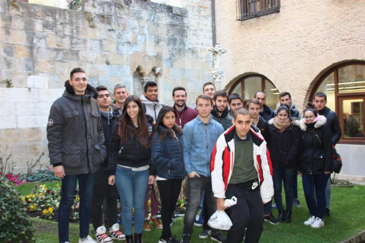 Los alumnos de Cuatrovientos visitan la Cámara de Comptos